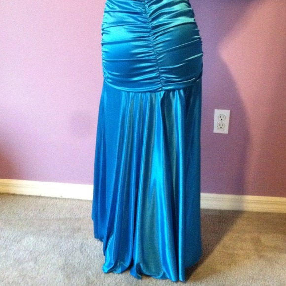 Silky blue prom dress - Picture 4 of 5
