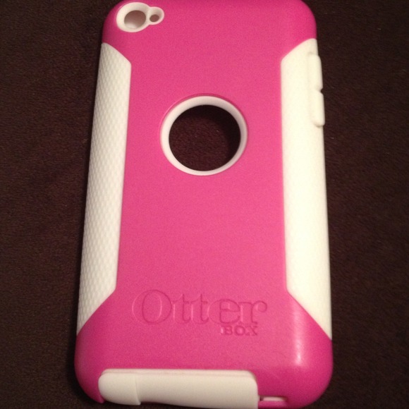 🚫RESERVED🚫Otterbox for 4th Generation iPod touch