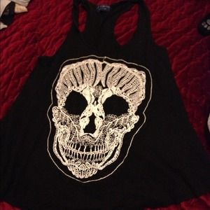 ❗SOLD ❗Black Skull top