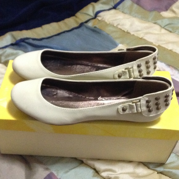 Ballet Flats - Picture 2 of 3