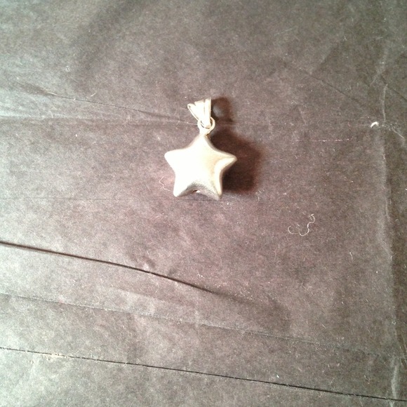 ⛔Sold⛔.925 sterling sliver star. - Picture 1 of 3