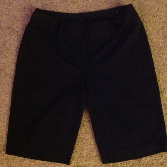 BLACK CROPPED PANTS - Picture 2 of 3