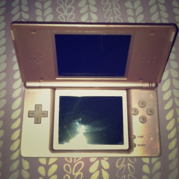 Used Pearl Pink Nintendo DS
