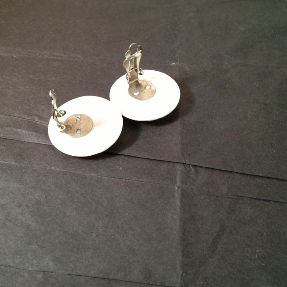 ⛔Sold⛔Vintage clip ons. Cute rockabilly style. - Picture 2 of 3