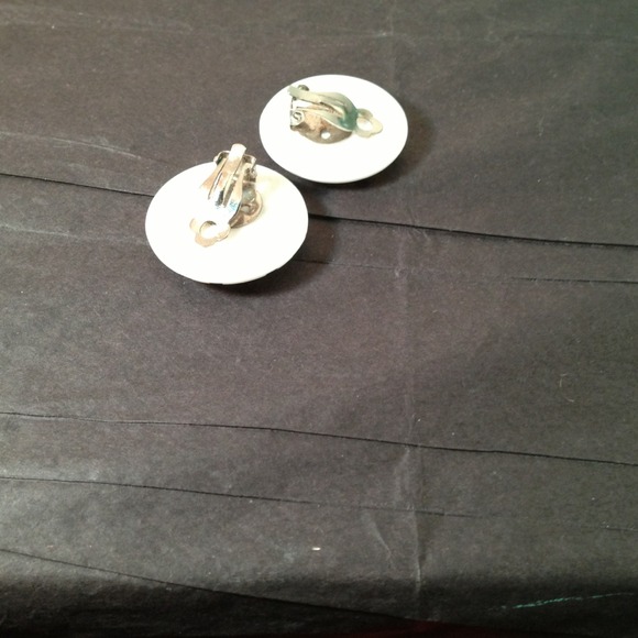 ⛔Sold⛔Vintage clip ons. Cute rockabilly style. - Picture 3 of 3