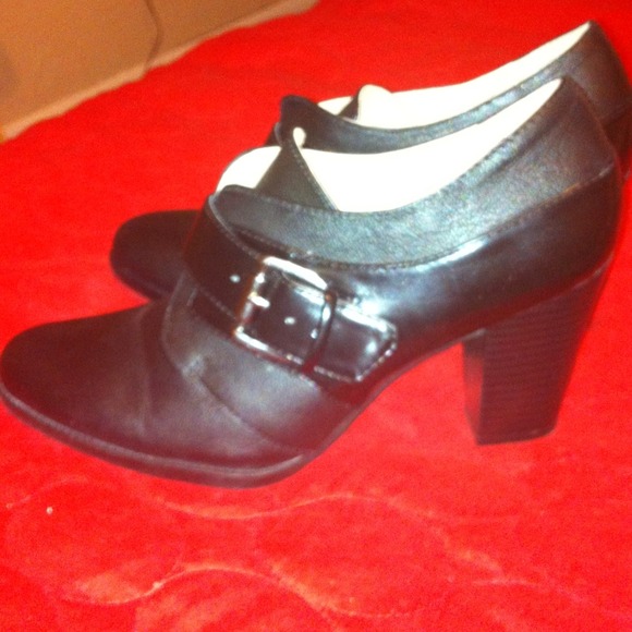 Black booties - Picture 2 of 2