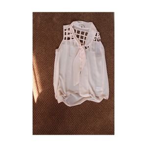 Chiffon nude cut-out blouse|small