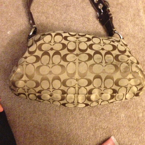 coach - Picture 2 of 4