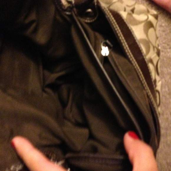 coach - Picture 3 of 4