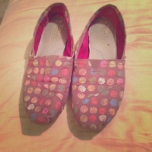 TRADED Brown Rainbow Polka Dot Toms