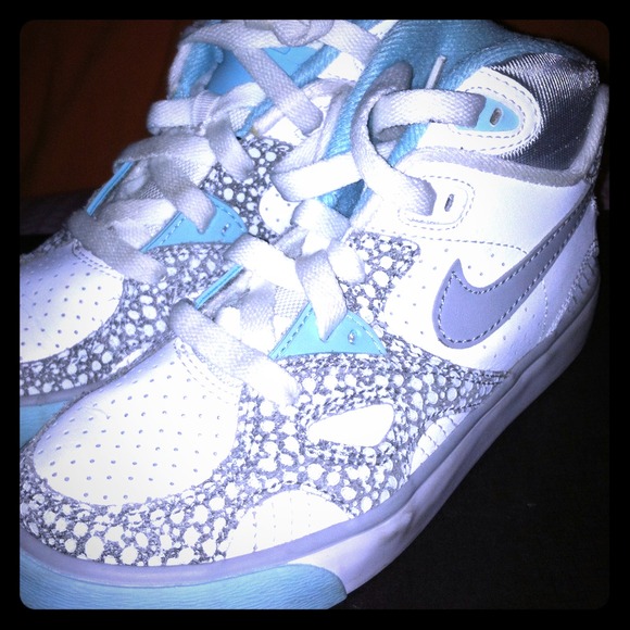 Kids Gently Worn Nike Shoes