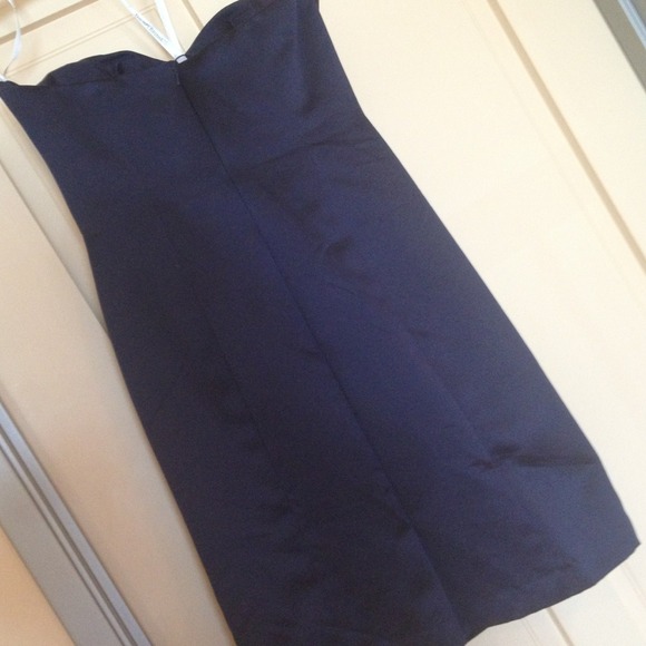 ❌❌SOLD❌❌Navy Blue Satin Cocktail Dress - Picture 3 of 4