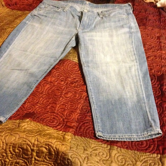 7 for all mankind capris light blue