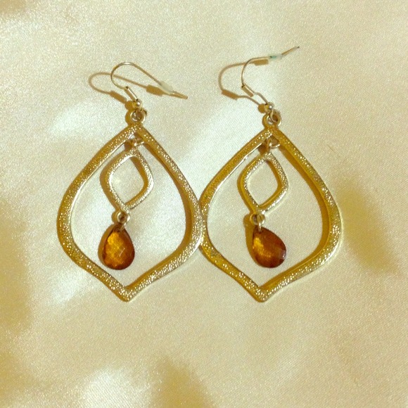 Gold Earrings with Amber Jewel