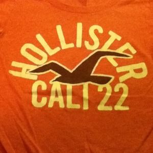 Hollister tshirt