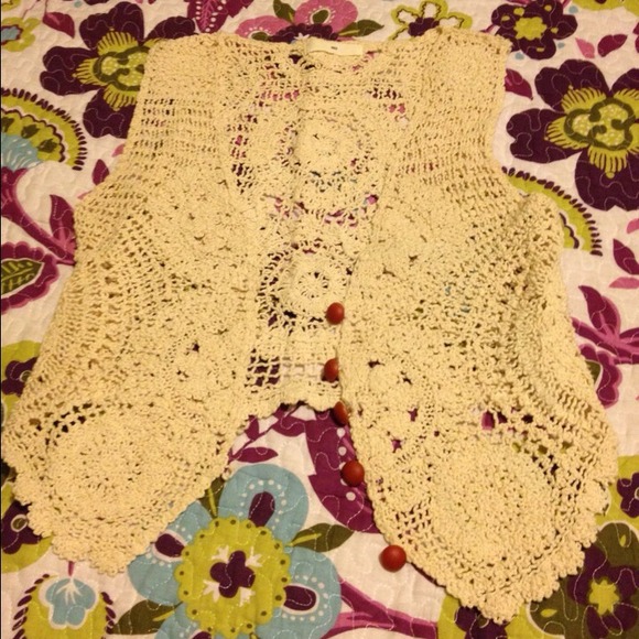 Adorable knit vest😚