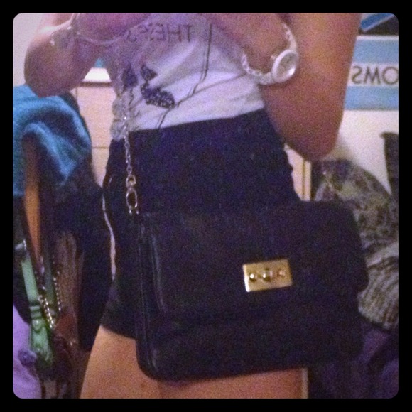 🎉SOLD🎉Black Aldo cross-body purse