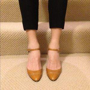 ⬇⬇💸 J.Crew Patent Leather Tan Ankle Strap 7.5