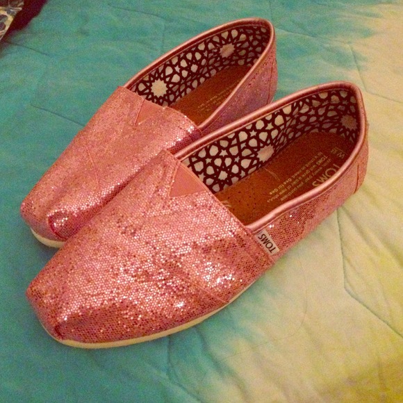 Sparkly pink TOMS