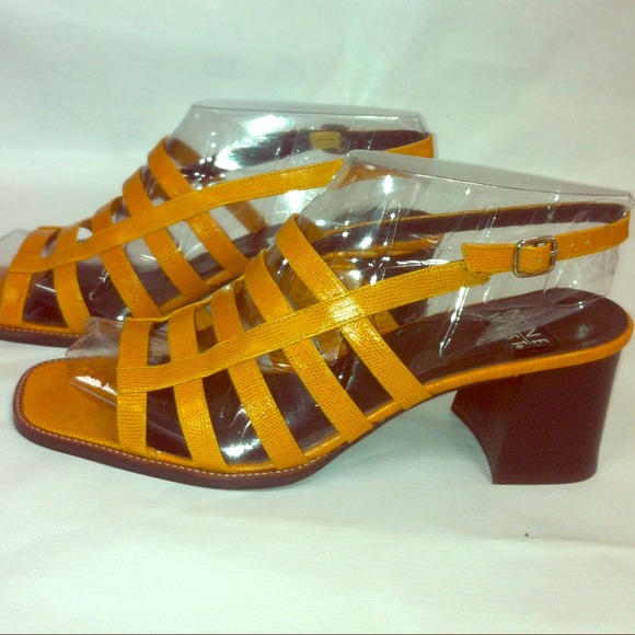 Sale! Nine West ! Casual but cute!!!
