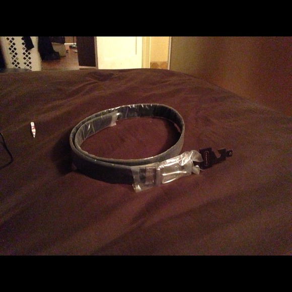 Black leather coach belt - Picture 2 of 4