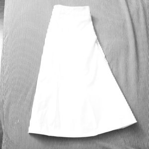 Gap stretch knee high skirt.
