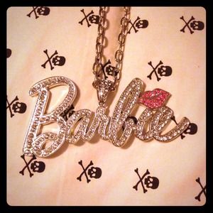 🚀Sold/bundled!🚀💋 Barbie statement necklace 💋