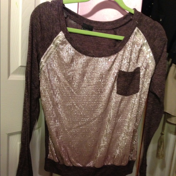 BUCKLE long sleeved metallic top