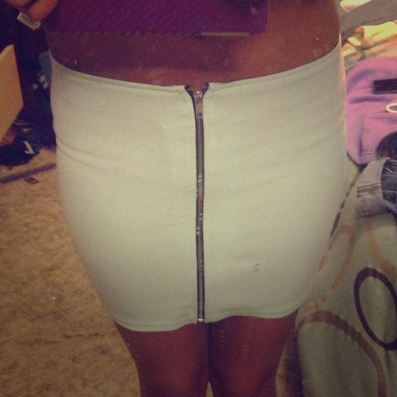 ❌SOLD❌Tiffany blue front zip skirt