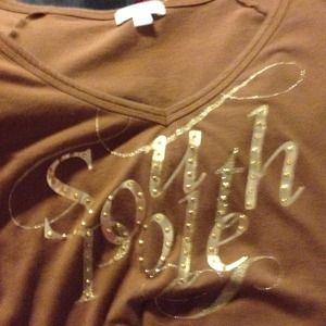 SouthPole 2x ladies T. Like new!