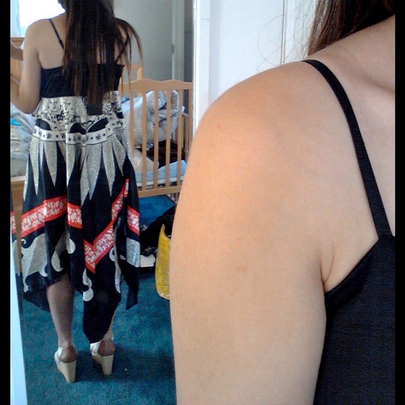 Cute asymmetrical hem dress - Picture 3 of 3