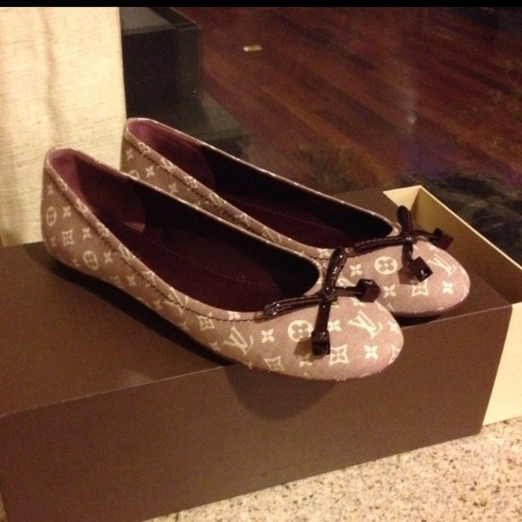 Louis Vuitton Shoes - 😍Authentic Louis Vuitton shoes😍