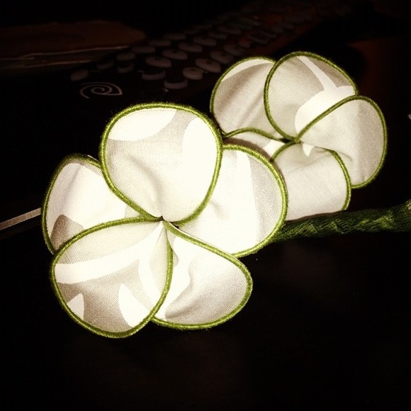 Handmade flowers. - Picture 1 of 3