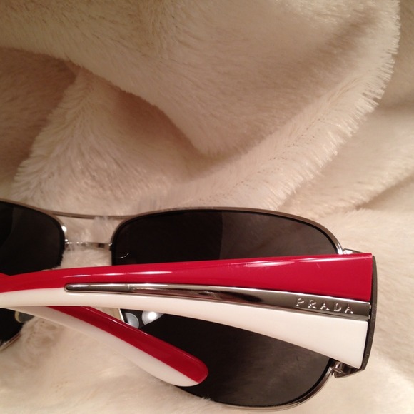 Authentic PRADA Aviator sunglasses?Reduced✨