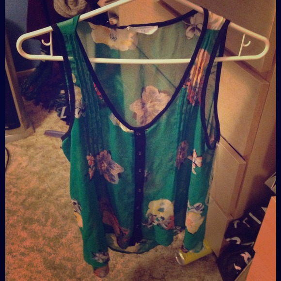 ❌SOLD❌Flower print tank