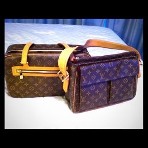SOLD👏Louis Vuitton Viva Cite GM✌