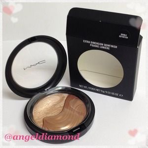 MAC Double Definition Extra Dimension Skinfinish