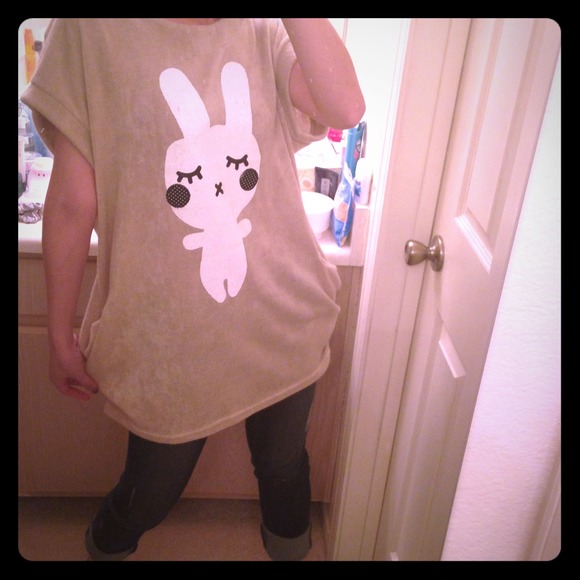 📌[Sold]📌Sleepy rabbit screened top