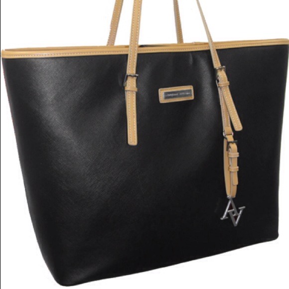 SOLD .adrienne vittadini tote bag LAST DAY to buy!