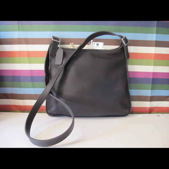 -SOLD OUT-Authentic Pre owned Coach leather bag.