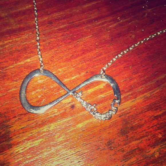 🍀🍀traded🍀🍀Infinity Necklace