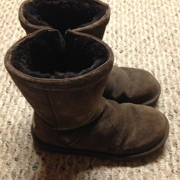 🚫SOLD🚫UGG boots in sz 7