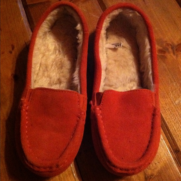 Brand spanking new!!!!! Rust color moccasins