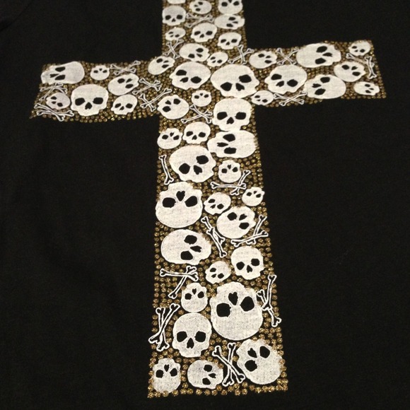 ❌BUNDLED❌Cross & skull graphic t-shirt - Picture 2 of 3