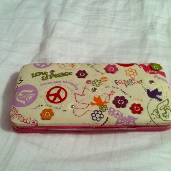 Maurice's wallet