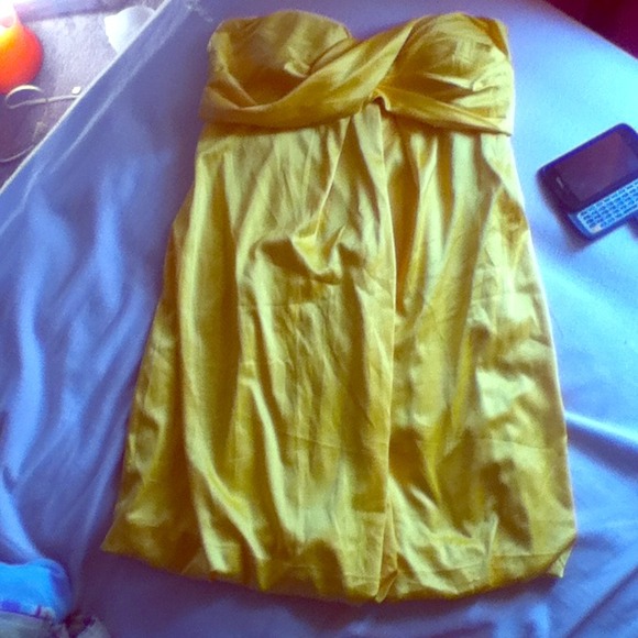 Short Yellow dress!