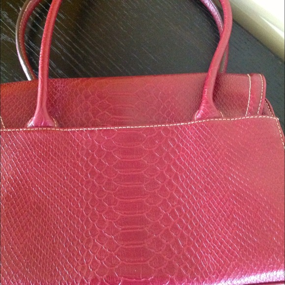 🌀Sold in bundle🌀Light Burgundy Claiborne handbag - Picture 4 of 4