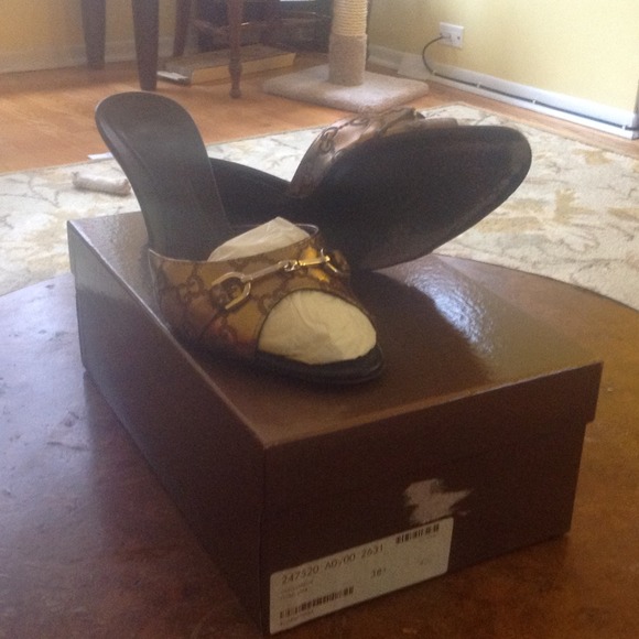 REDUCED Gucci Guccissima Gold Horsebit Mule 8.5