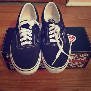 Navy Blue Vans 🌟(BRAND NEW/ NEVER WORN)🌟