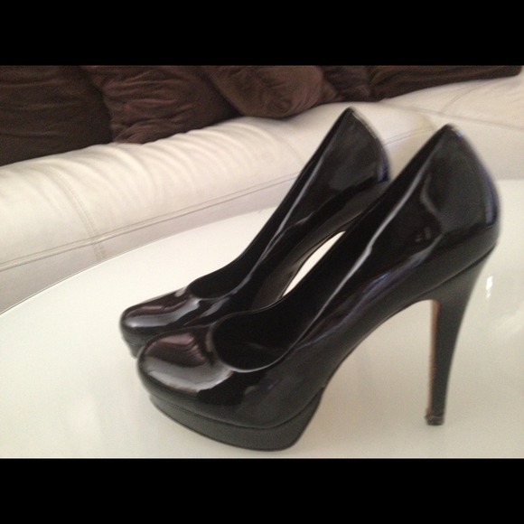 ⛔⛔HOLD⛔⛔Aldo shine pumps. Great condition